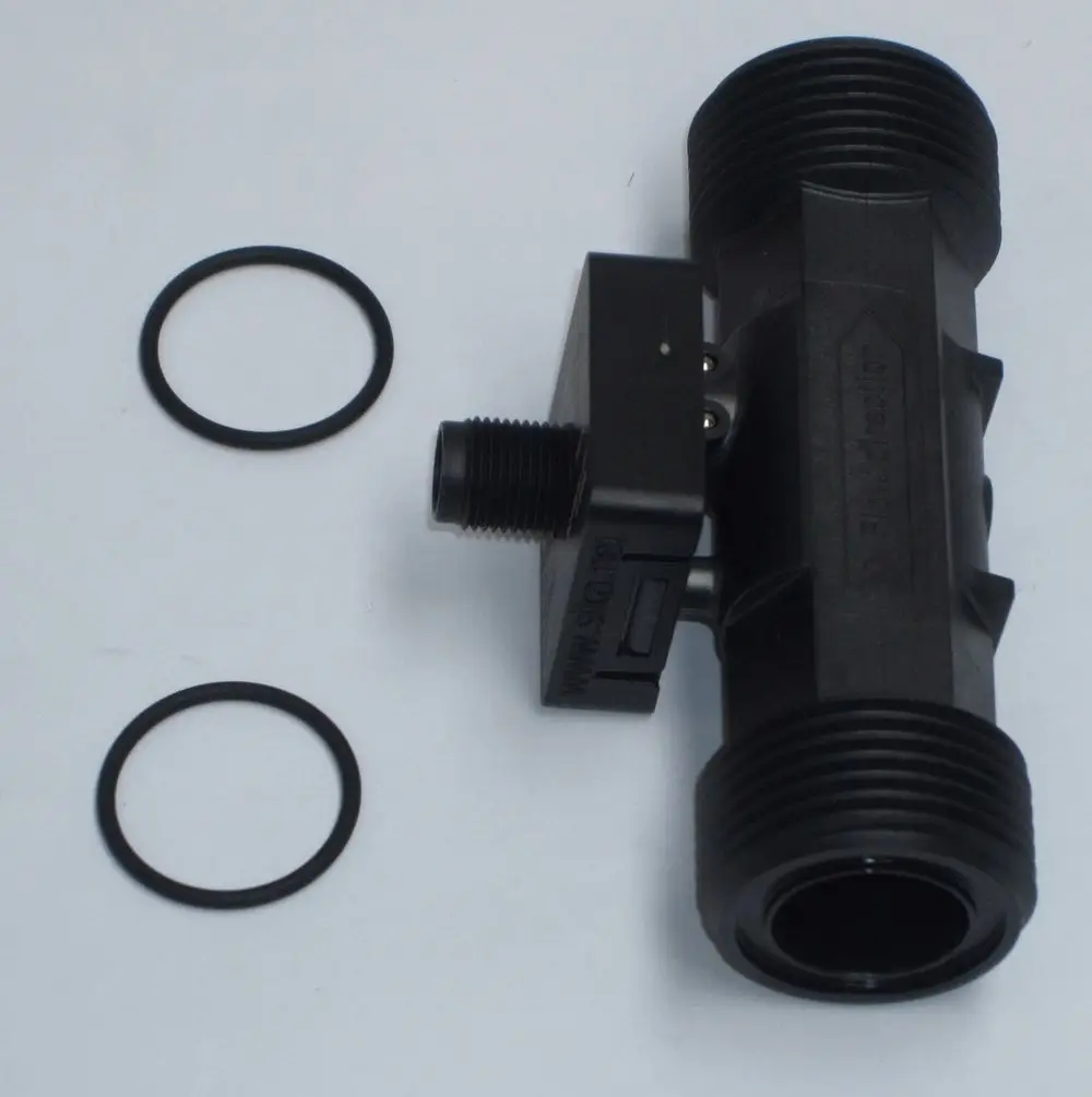Durchfluss-Sensor von Daikin mit zwei O-Ringen, ausgestattet mit einem Anschlussgewinde und einem abstehenden Stecker zur elektrischen Verbindung.
